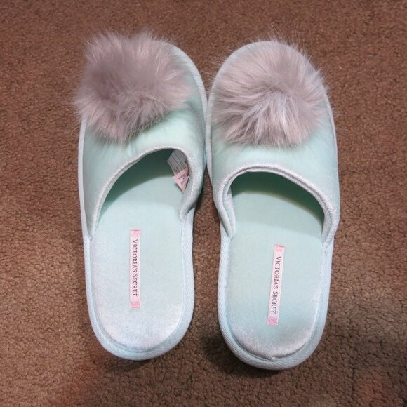 Victoria Secret Pom Pom Slippers L Mint Green - Picture 1 of 4
